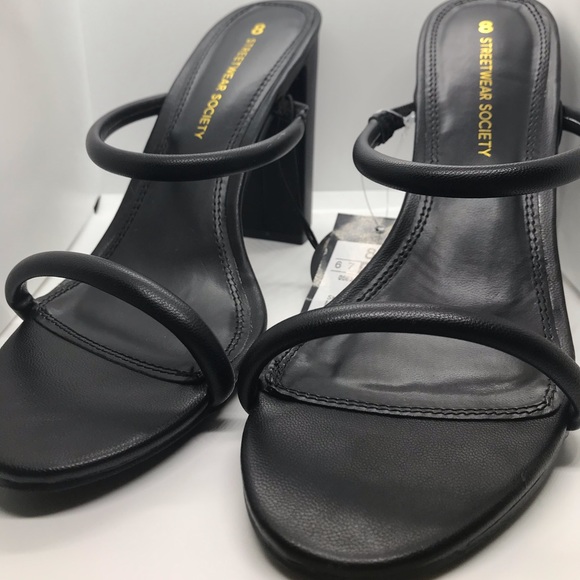 NWT- Classy Black Heels - Picture 2 of 9